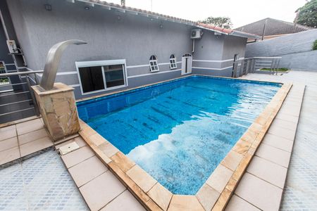 Casa de condomínio à venda com 440m², 4 quartos e 4 vagas Casa de condomínio à venda com 440m², 4 quartos e 4 vagasPiscina