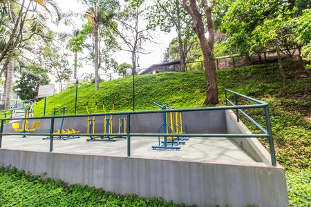Casa de condomínio à venda com 440m², 4 quartos e 4 vagas Casa de condomínio à venda com 440m², 4 quartos e 4 vagasAcademia