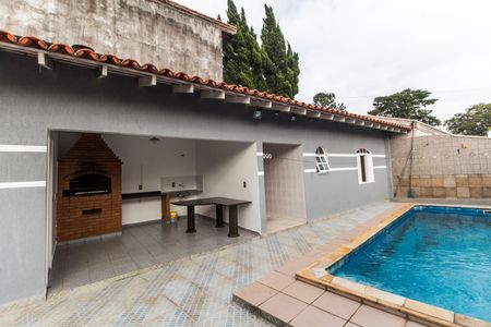 Casa de condomínio à venda com 440m², 4 quartos e 4 vagas Casa de condomínio à venda com 440m², 4 quartos e 4 vagasPiscina