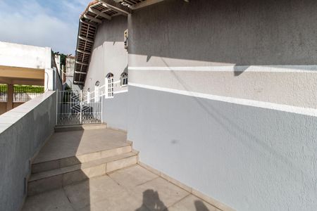 Casa de condomínio à venda com 440m², 4 quartos e 4 vagas Casa de condomínio à venda com 440m², 4 quartos e 4 vagasEntrada