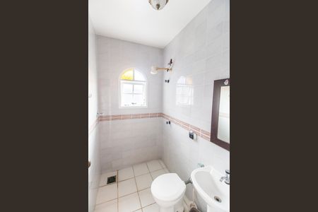 Casa de condomínio à venda com 440m², 4 quartos e 4 vagas Casa de condomínio à venda com 440m², 4 quartos e 4 vagasBanheiro da Suíte