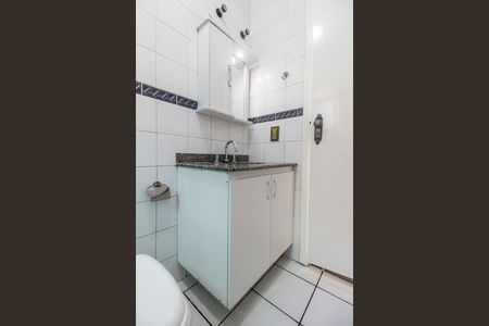 Casa de condomínio à venda com 440m², 4 quartos e 4 vagas Casa de condomínio à venda com 440m², 4 quartos e 4 vagasBanheiro da Suíte