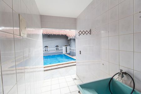 Casa de condomínio à venda com 440m², 4 quartos e 4 vagas Casa de condomínio à venda com 440m², 4 quartos e 4 vagasÁrea de Serviço