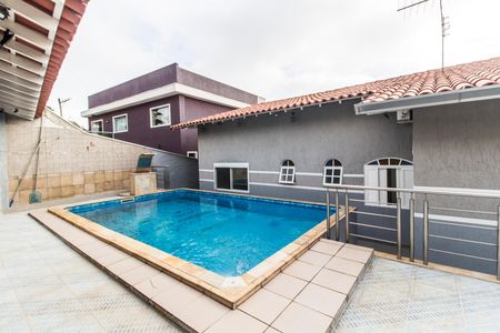 Casa de condomínio à venda com 440m², 4 quartos e 4 vagas Casa de condomínio à venda com 440m², 4 quartos e 4 vagasPiscina