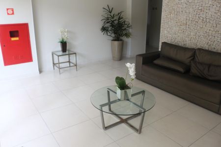 Apartamento para alugar com 79m², 3 quartos e 2 vagasHall social