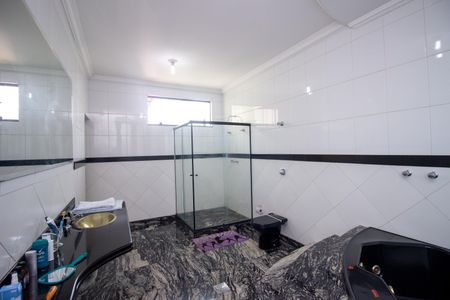 Casa à venda com 370m², 4 quartos e 4 vagasBanheiro da Suíte