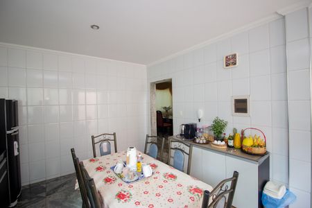Casa à venda com 370m², 4 quartos e 4 vagasCozinha