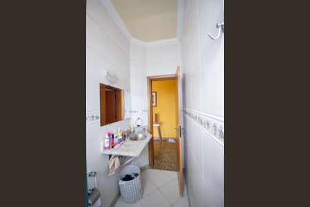 Casa à venda com 370m², 4 quartos e 4 vagasBanheiro Social