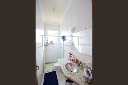 Casa à venda com 370m², 4 quartos e 4 vagasBanheiro Social