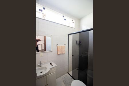 Casa à venda com 370m², 4 quartos e 4 vagasBanheiro