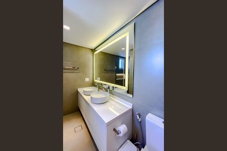 Apartamento à venda com 129m², 4 quartos e 2 vagas Apartamento à venda com 129m², 4 quartos e 2 vagasBanheiro da Suíte