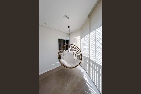 Apartamento à venda com 129m², 4 quartos e 2 vagas Apartamento à venda com 129m², 4 quartos e 2 vagasVaranda