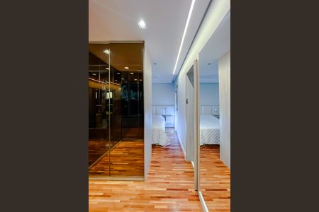 Apartamento à venda com 129m², 4 quartos e 2 vagas Apartamento à venda com 129m², 4 quartos e 2 vagasCloset da suíte