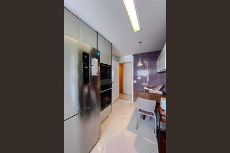 Apartamento à venda com 129m², 4 quartos e 2 vagas Apartamento à venda com 129m², 4 quartos e 2 vagasCozinha