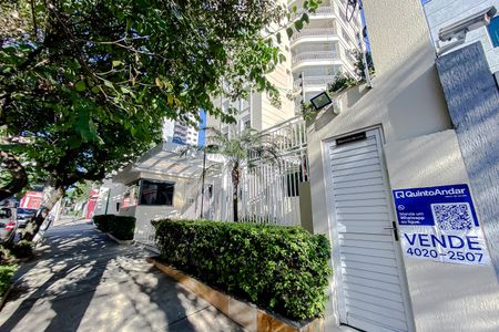 Apartamento à venda com 129m², 4 quartos e 2 vagas Apartamento à venda com 129m², 4 quartos e 2 vagasFachada com Plaquinha