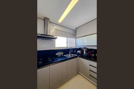 Apartamento à venda com 129m², 4 quartos e 2 vagas Apartamento à venda com 129m², 4 quartos e 2 vagasCozinha