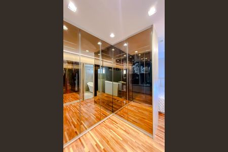 Apartamento à venda com 129m², 4 quartos e 2 vagas Apartamento à venda com 129m², 4 quartos e 2 vagasCloset da suíte