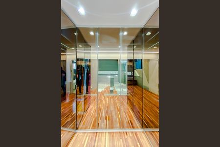 Apartamento à venda com 129m², 4 quartos e 2 vagas Apartamento à venda com 129m², 4 quartos e 2 vagasCloset da suíte