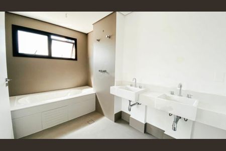 Apartamento à venda com 226m², 3 quartos e 4 vagas