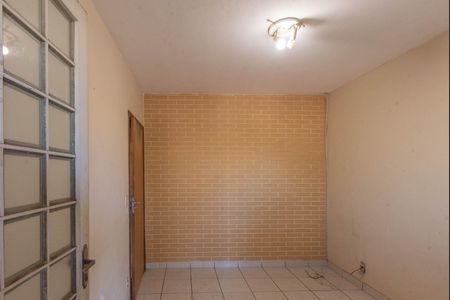 Casa à venda com 80m², 2 quartos e 3 vagasSala
