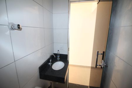 Banheiro de kitnet/studio à venda com 1 quarto, 28m² em Eldorado, Contagem
