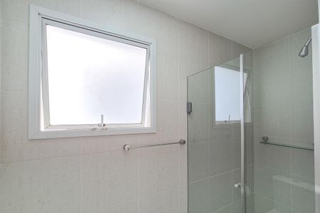 Apartamento à venda com 128m², 3 quartos e 2 vagas Apartamento à venda com 128m², 3 quartos e 2 vagasBanheiro Suíte 1