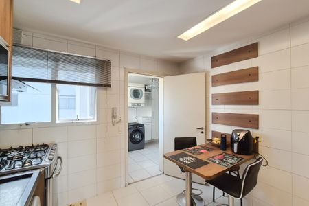 Apartamento à venda com 128m², 3 quartos e 2 vagas Apartamento à venda com 128m², 3 quartos e 2 vagasCozinha