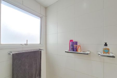 Apartamento à venda com 128m², 3 quartos e 2 vagas Apartamento à venda com 128m², 3 quartos e 2 vagasBanheiro da Suíte 2