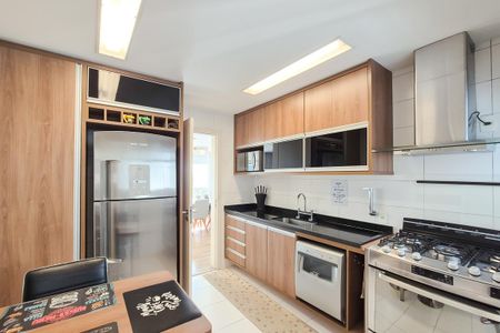 Apartamento à venda com 128m², 3 quartos e 2 vagas Apartamento à venda com 128m², 3 quartos e 2 vagasCozinha