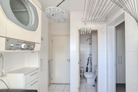 Apartamento à venda com 128m², 3 quartos e 2 vagas Apartamento à venda com 128m², 3 quartos e 2 vagasÁrea de Serviço