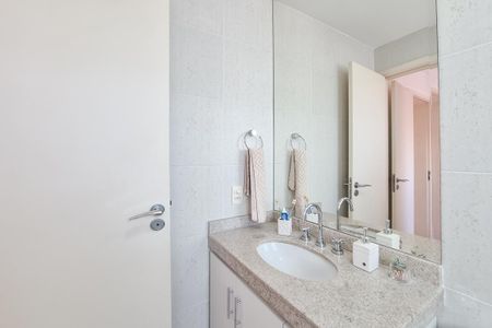Apartamento à venda com 128m², 3 quartos e 2 vagas Apartamento à venda com 128m², 3 quartos e 2 vagasBanheiro da Suíte 3