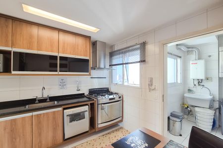 Apartamento à venda com 128m², 3 quartos e 2 vagas Apartamento à venda com 128m², 3 quartos e 2 vagasCozinha