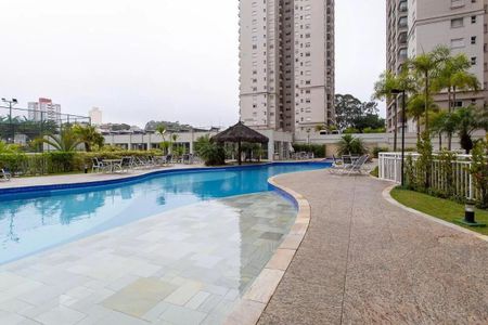 Apartamento à venda com 128m², 3 quartos e 2 vagas Apartamento à venda com 128m², 3 quartos e 2 vagasÁrea comum - Piscina
