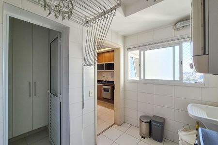 Apartamento à venda com 128m², 3 quartos e 2 vagas Apartamento à venda com 128m², 3 quartos e 2 vagasÁrea de Serviço