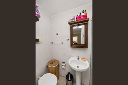 Banheiro de apartamento à venda com 1 quarto, 38m² em Jardim Dona Leopoldina, Porto Alegre
