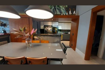 Apartamento à venda com 198m², 4 quartos e 3 vagas