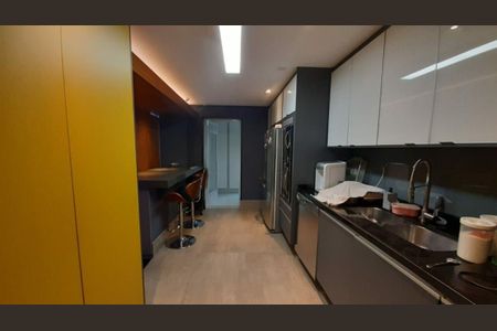 Apartamento à venda com 198m², 4 quartos e 3 vagas