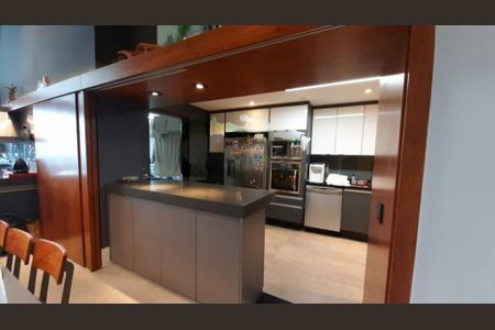 Apartamento à venda com 198m², 4 quartos e 3 vagas