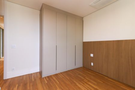 Apartamento à venda com 257m², 3 quartos e 5 vagas