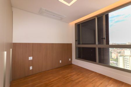 Apartamento à venda com 257m², 3 quartos e 5 vagas