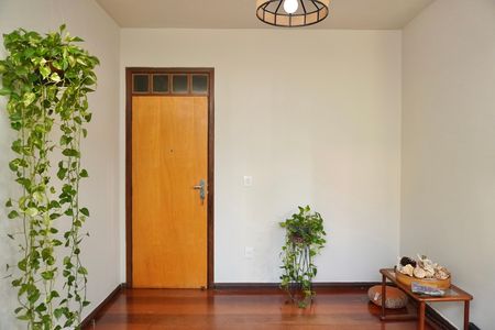Apartamento à venda com 82m², 3 quartos e 1 vaga Apartamento à venda com 82m², 3 quartos e 1 vagaSala