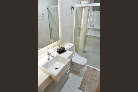 Apartamento à venda com 82m², 3 quartos e 1 vaga Apartamento à venda com 82m², 3 quartos e 1 vagaBanheiro Social
