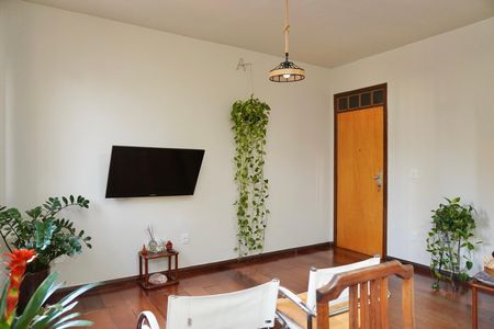 Apartamento à venda com 82m², 3 quartos e 1 vaga Apartamento à venda com 82m², 3 quartos e 1 vagaSala