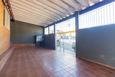 Casa à venda com 244m², 3 quartos e 3 vagas Casa à venda com 244m², 3 quartos e 3 vagasGaragem
