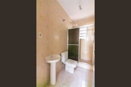 Casa à venda com 244m², 3 quartos e 3 vagas Casa à venda com 244m², 3 quartos e 3 vagasBanheiro