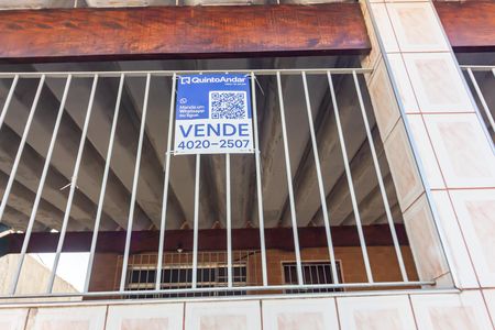 Casa à venda com 244m², 3 quartos e 3 vagas Casa à venda com 244m², 3 quartos e 3 vagasPlaca