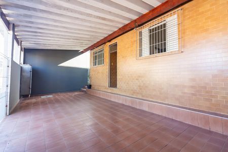 Casa à venda com 244m², 3 quartos e 3 vagas Casa à venda com 244m², 3 quartos e 3 vagasGaragem
