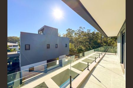 Casa de condomínio para alugar com 242m², 3 quartos e 3 vagas