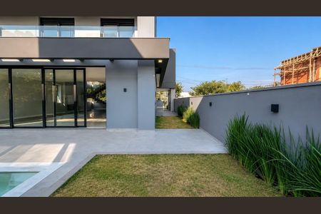 Casa de condomínio para alugar com 242m², 3 quartos e 3 vagas
