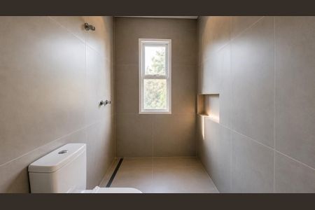 Casa de condomínio para alugar com 242m², 3 quartos e 3 vagas Casa de condomínio para alugar com 242m², 3 quartos e 3 vagasBanheiro 3